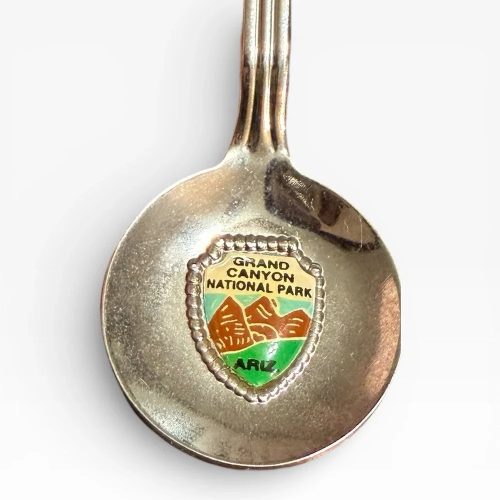 Lot of (4) Vintage Souvenir Spoons For National Monuments & State Park Locations